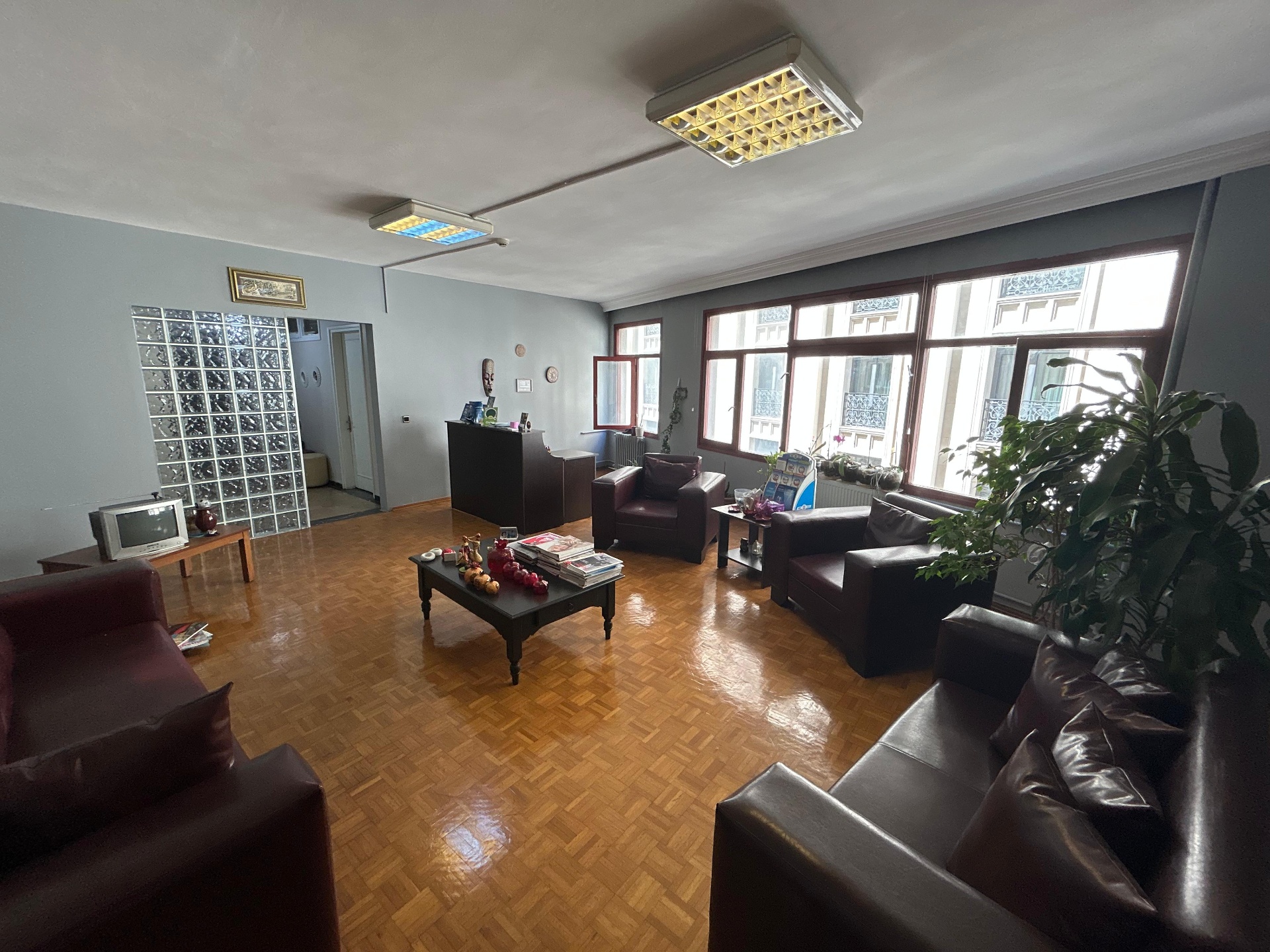 Klinik bekleme salonu